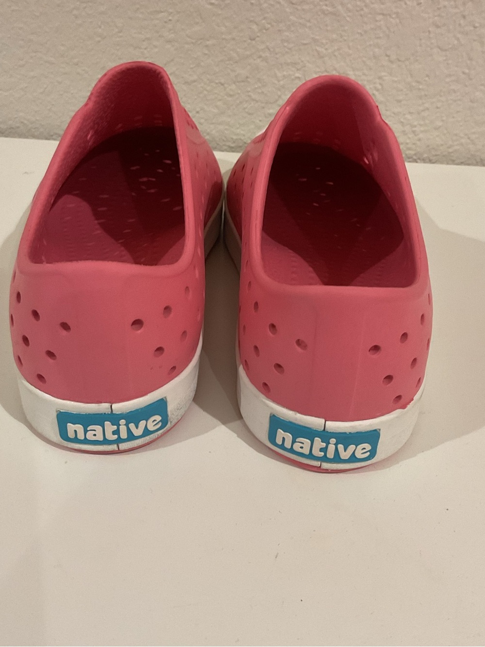Native Jefferson Kids Water Shoe pink size 1 brand new water summer beach - Picture 6 of 7